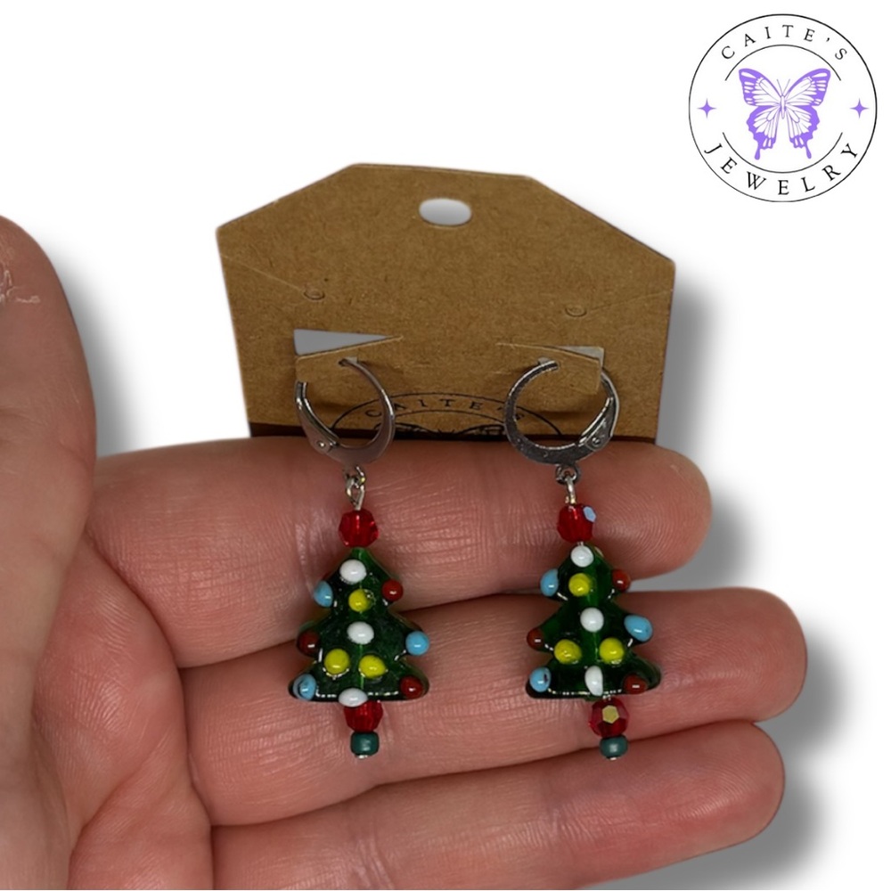 Handmade Silver Round Leverback Earrings with Christmas Tree Beads - Picture 3 of 3